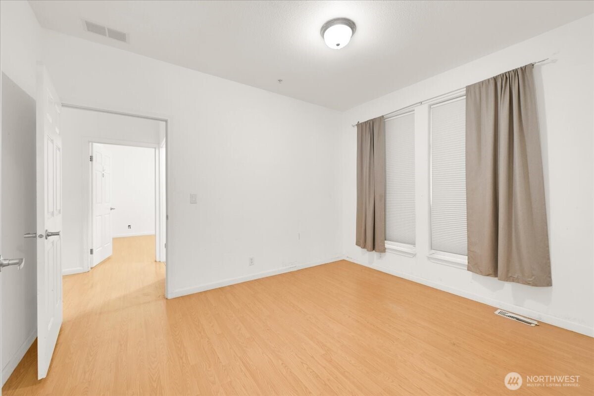 11516 85th Avenue Property Photo 18