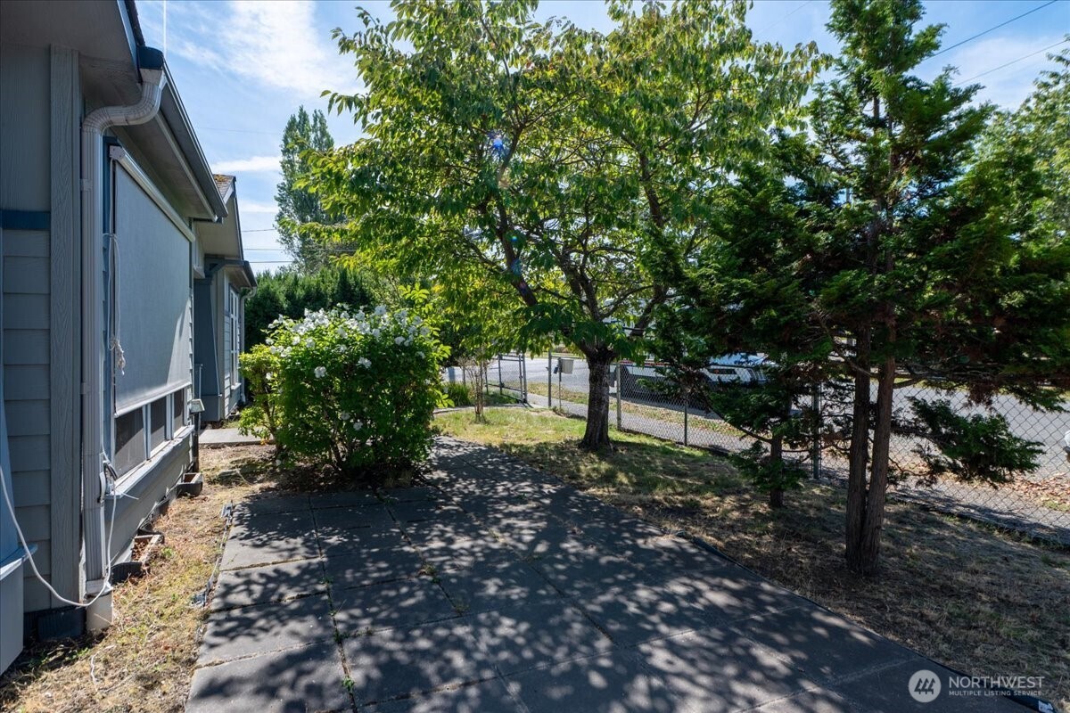 11516 85th Avenue Property Photo 33