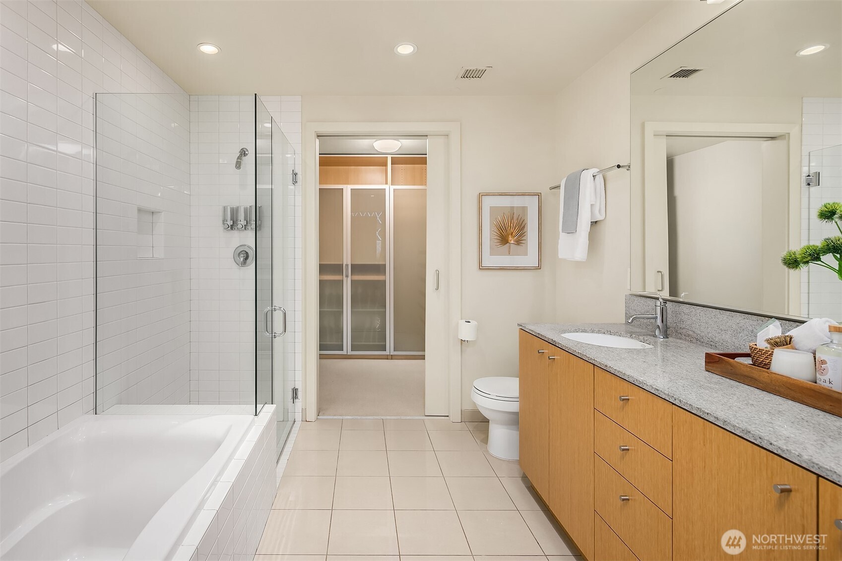 909 5th Avenue 402 Property Photo 12