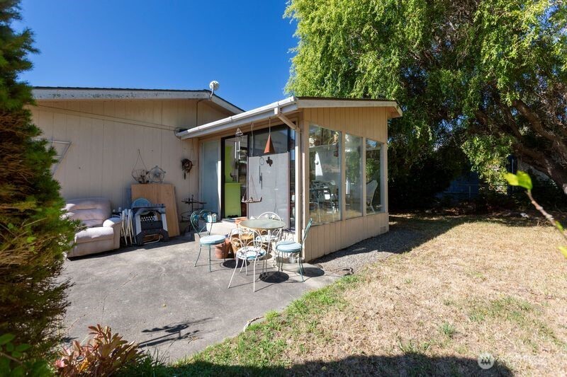 1650 Douglas Road 24 Property Photo 9