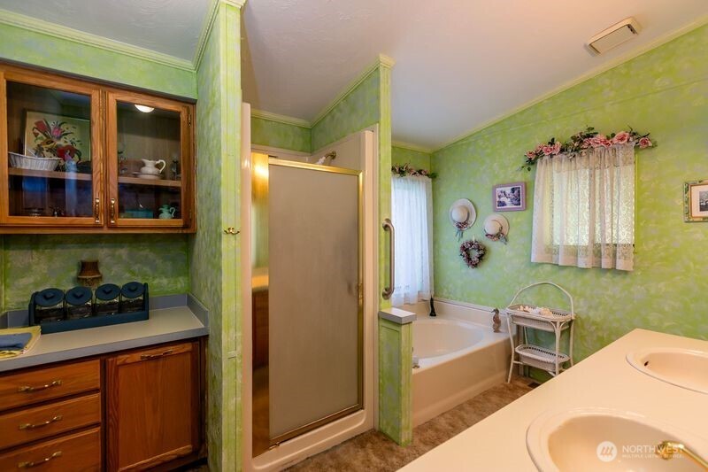 1650 Douglas Road 24 Property Photo 25
