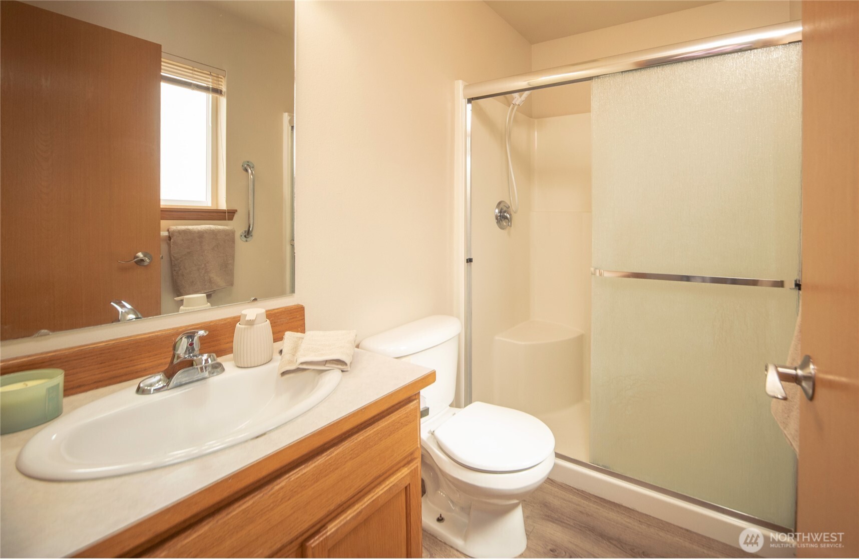 608 E Remington Drive Property Photo 11