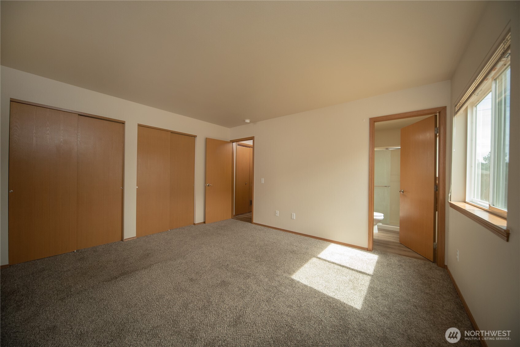 608 E Remington Drive Property Photo 13