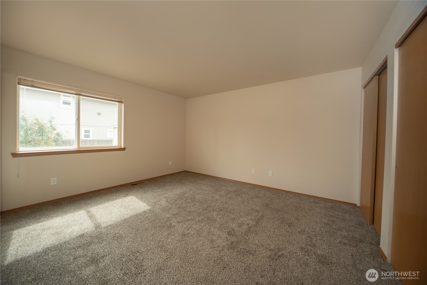 608 E Remington Drive Property Photo 14