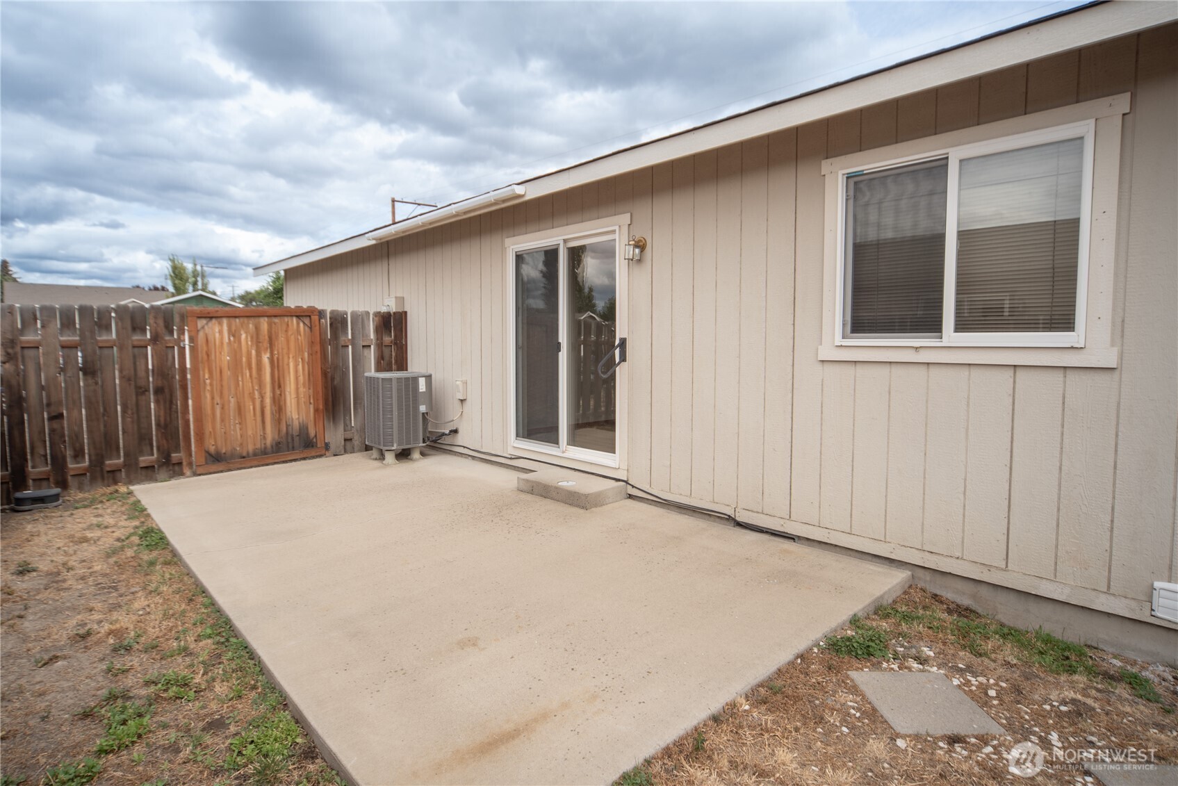 608 E Remington Drive Property Photo 21
