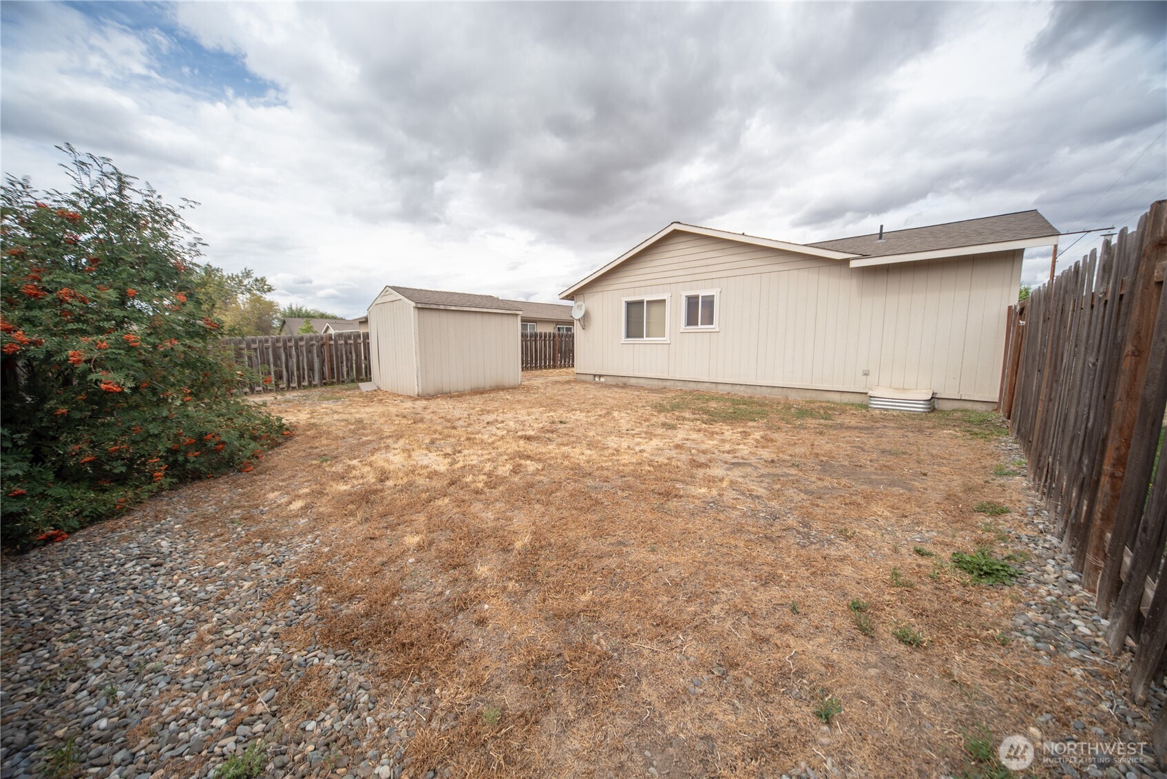608 E Remington Drive Property Photo 23