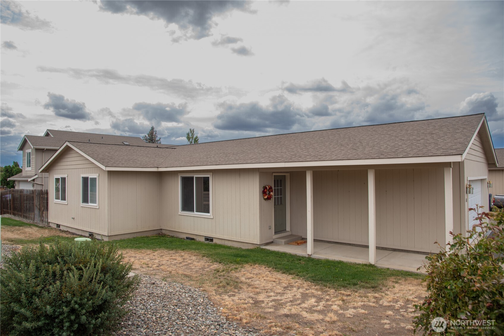 608 E Remington Drive Property Photo 28
