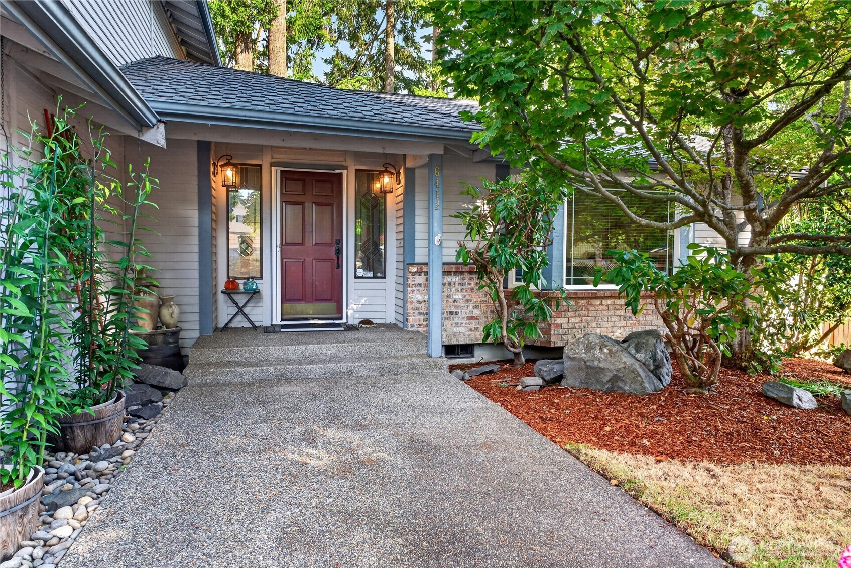 6412 45th Street Property Photo 3