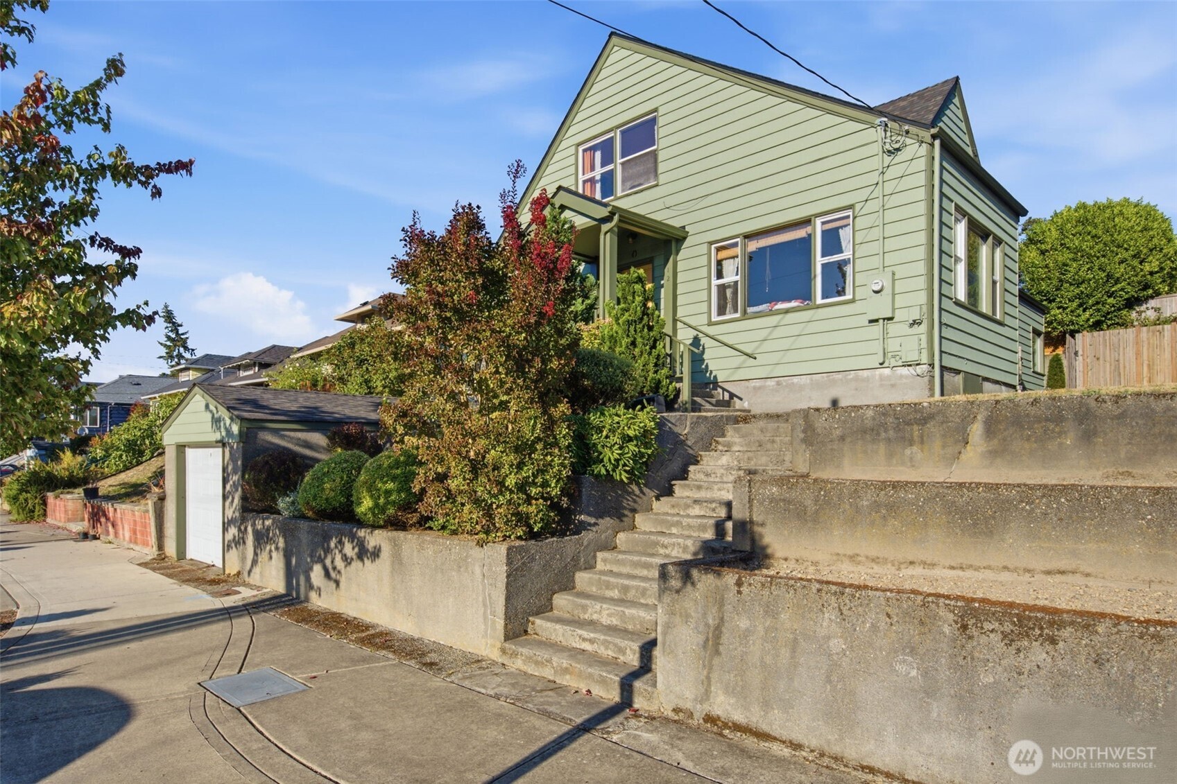 912 Pacific Avenue Property Photo 4