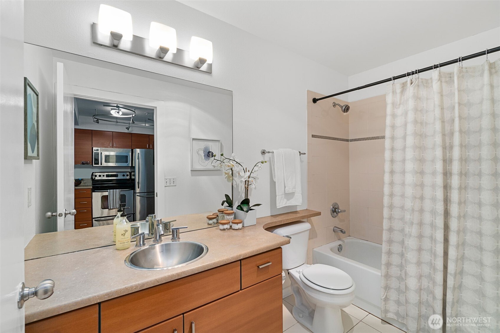 700 E Denny Way 203 Property Photo 8
