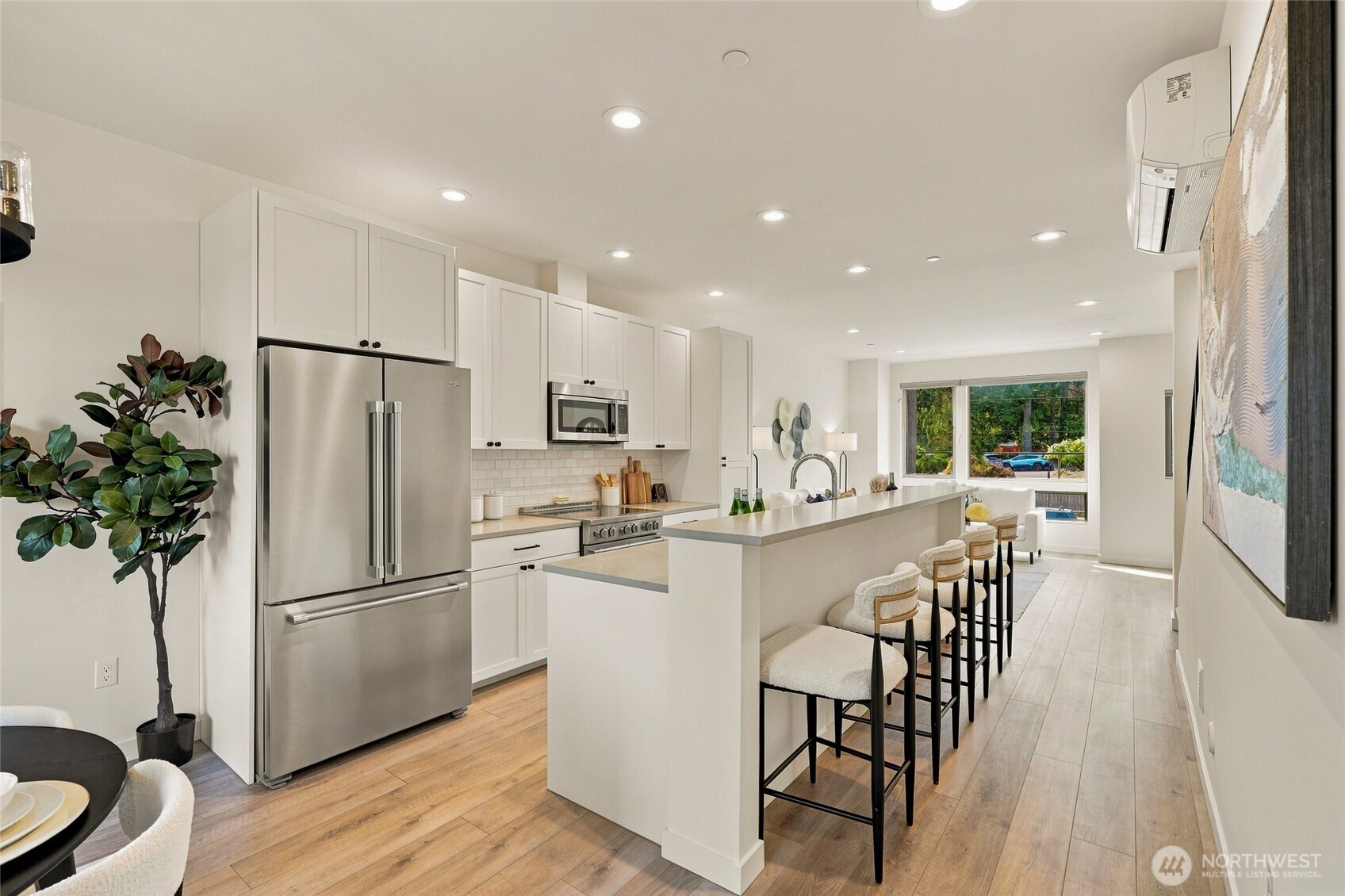 18504 Wallingford Avenue Property Photo 10