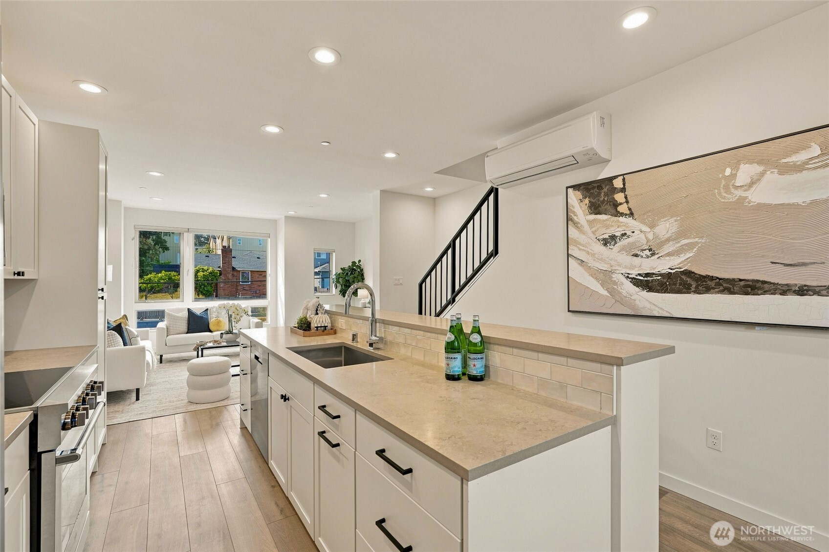 18504 Wallingford Avenue Property Photo 12