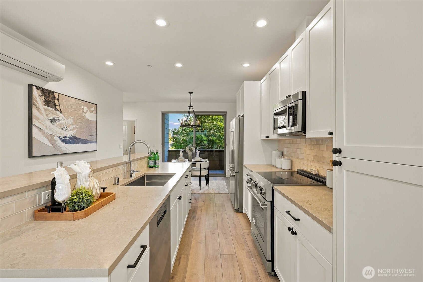 18504 Wallingford Avenue Property Photo 14