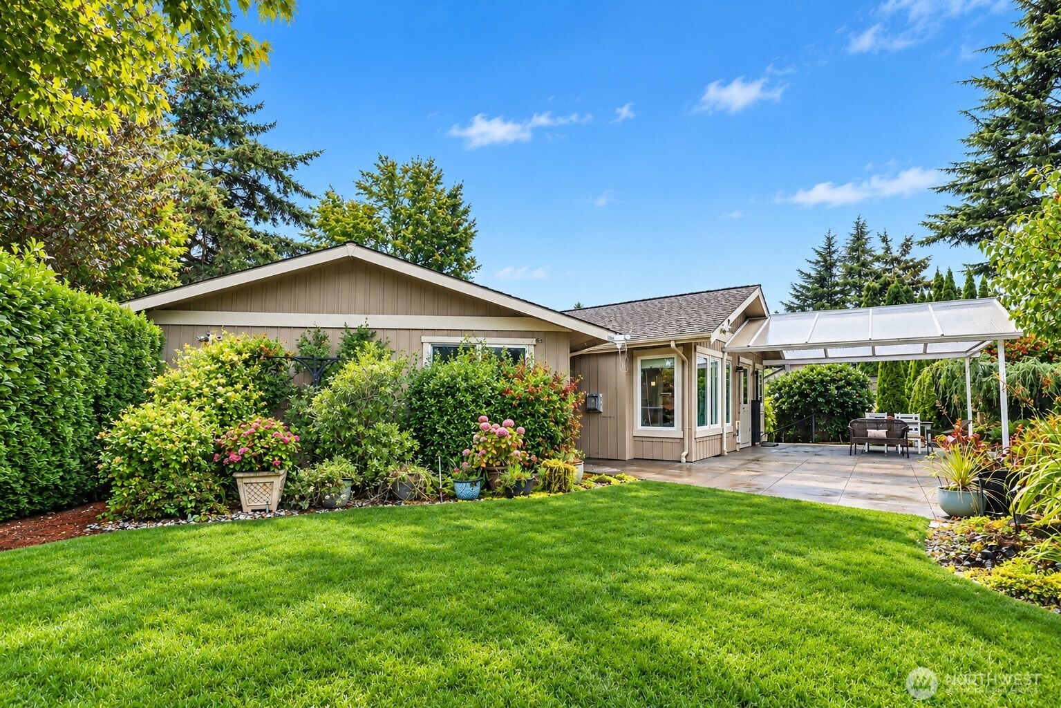 1216 88th Place Property Photo 2