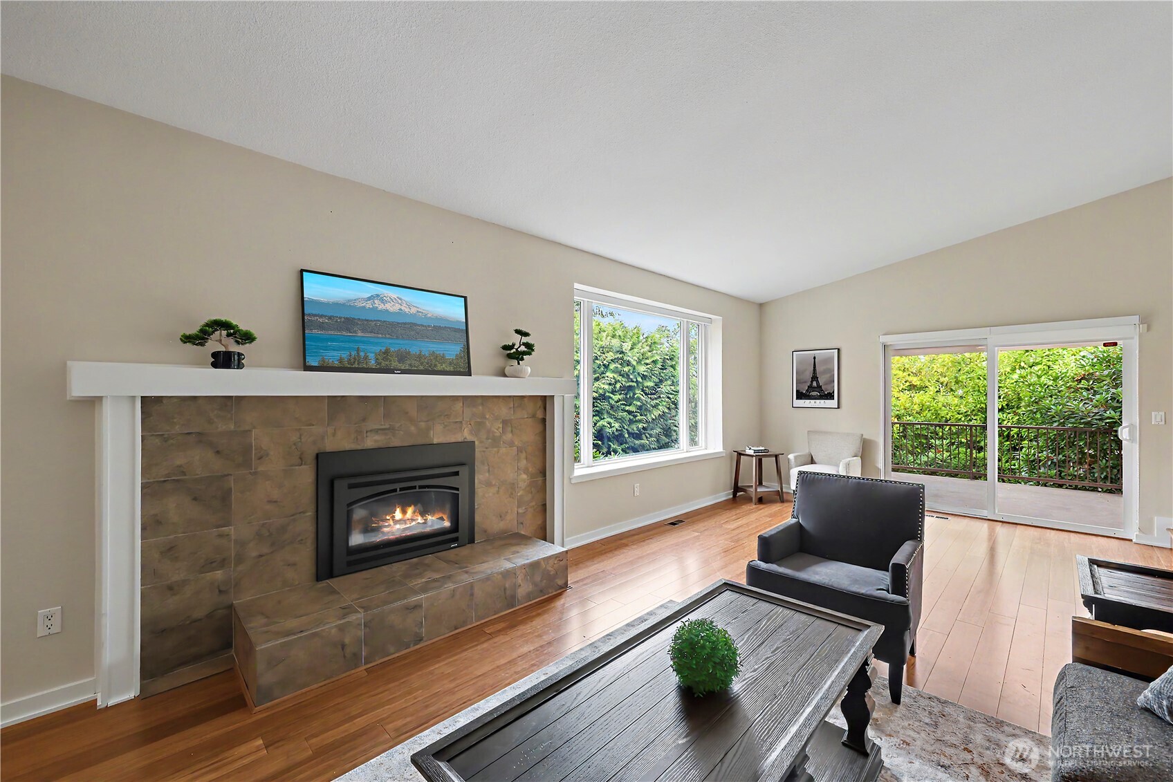 1216 88th Place Property Photo 4