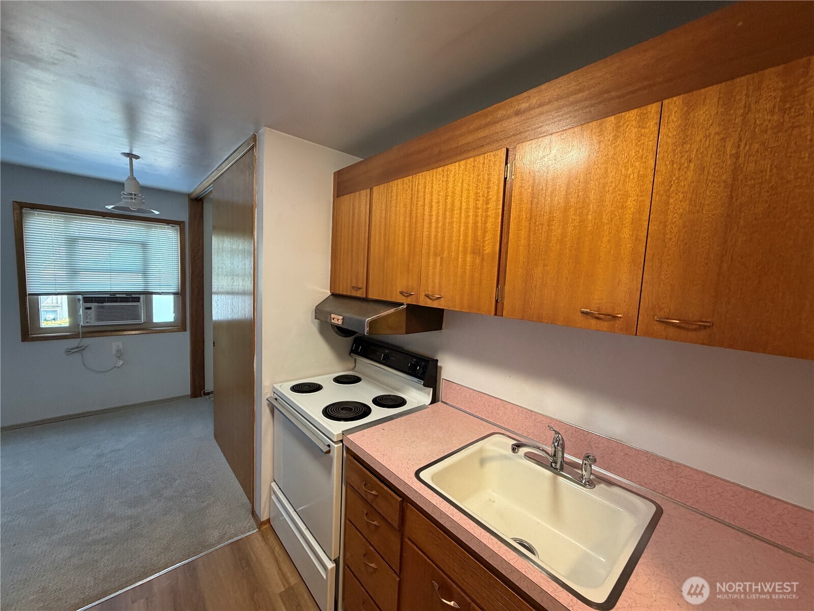 1505 E Galer Street 2 Property Photo 3