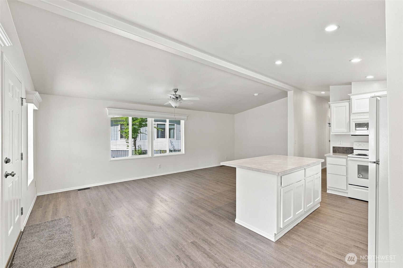 12617 113th Avenue Ct 170 Property Photo 2
