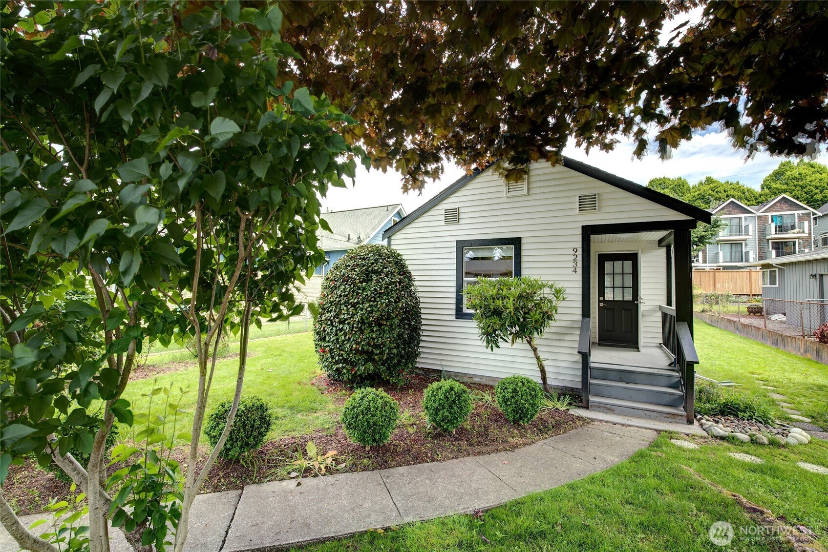 9234 36th Avenue Property Photo 1