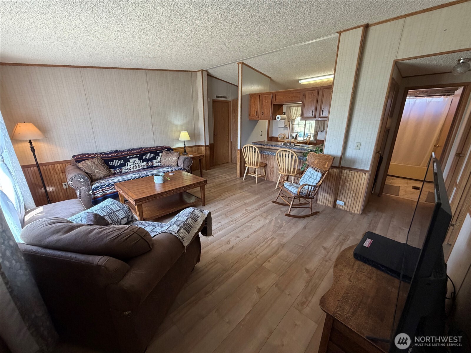 731 Thomas Road Property Photo 2