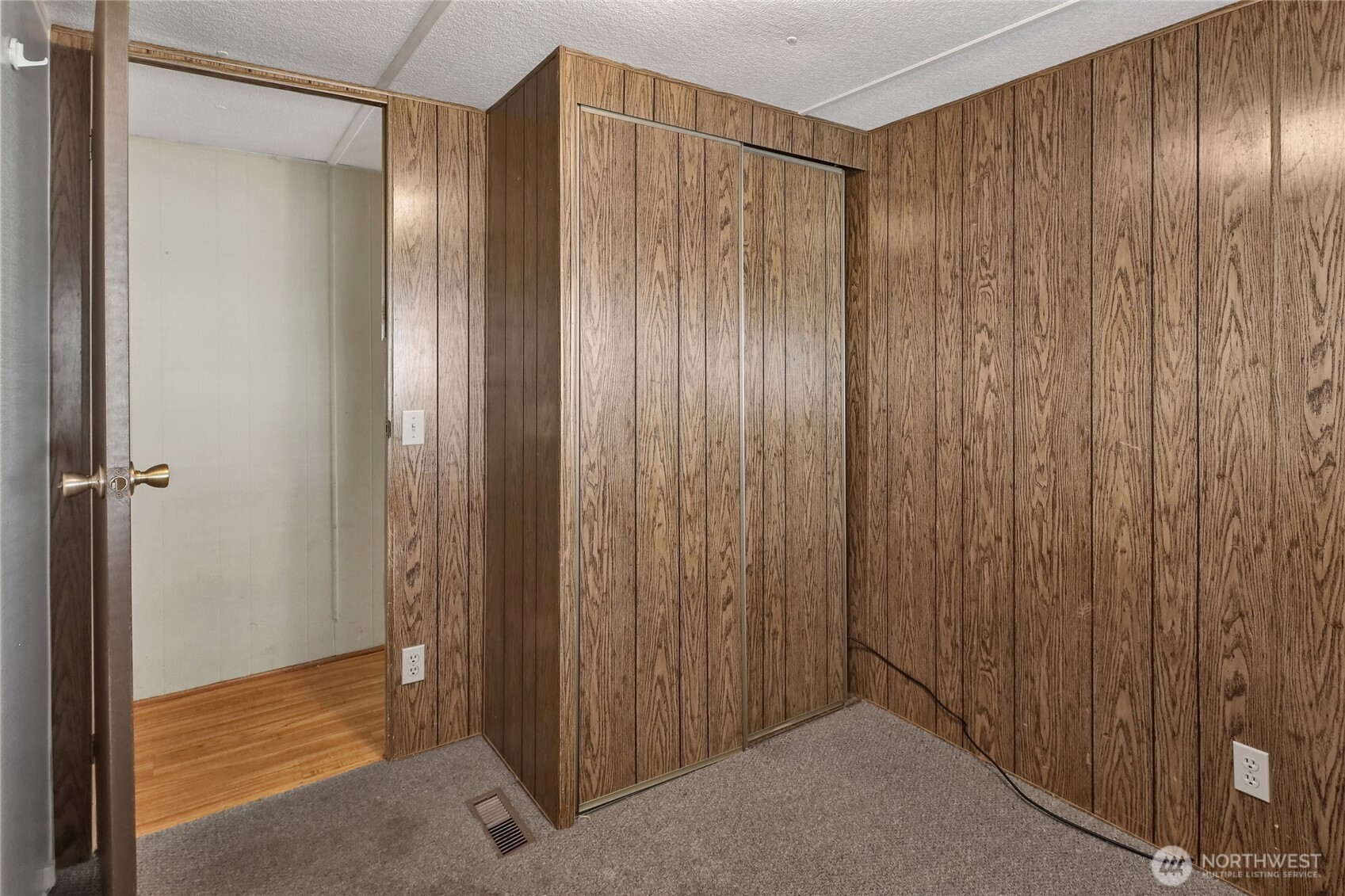 2400 Donovan Avenue 37 Property Photo 18