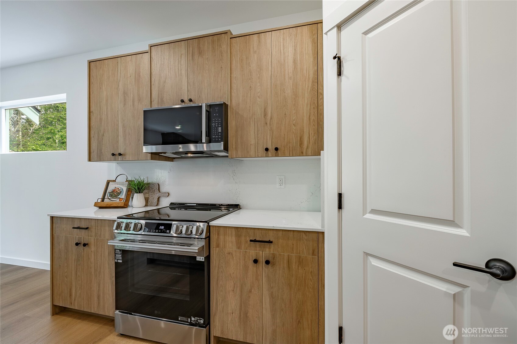 2918 Cedar View Way Property Photo 14