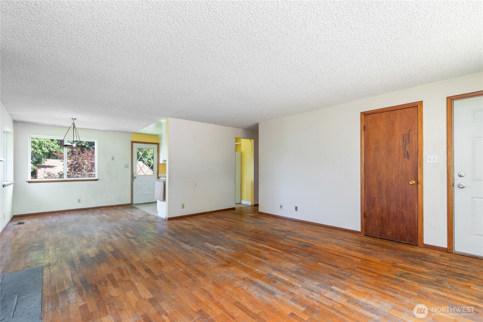 8400 32nd Avenue Property Photo 6