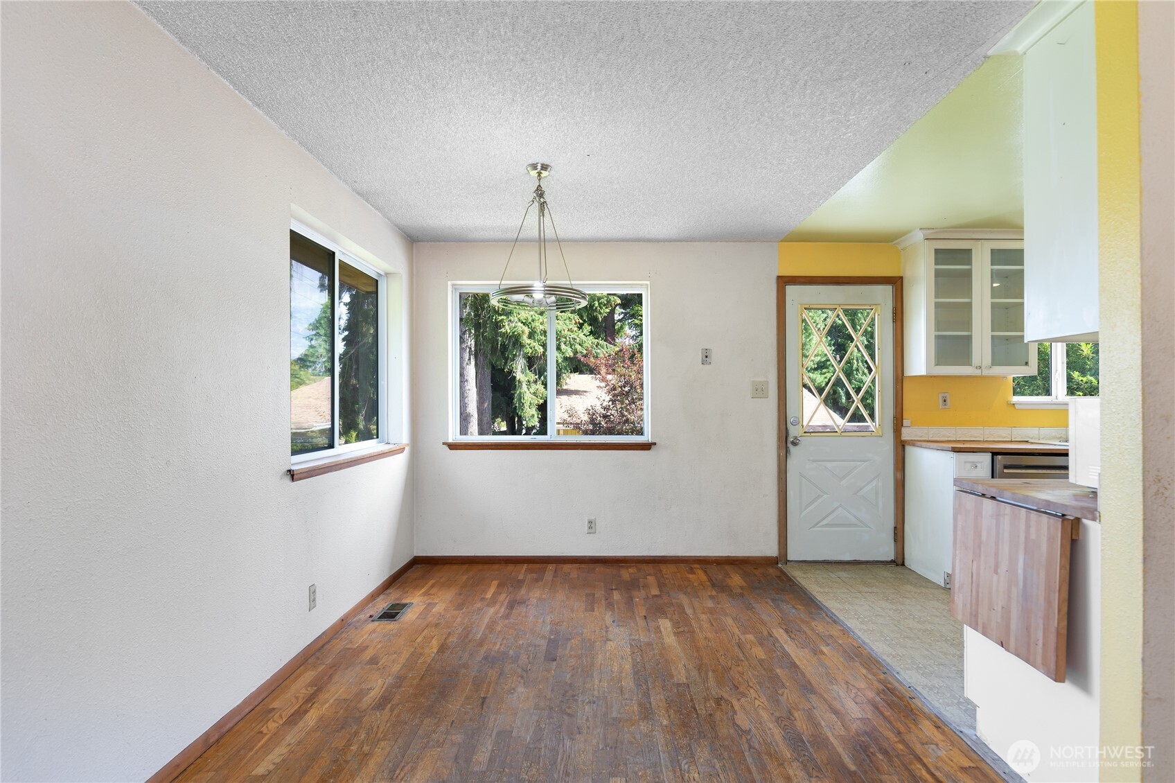 8400 32nd Avenue Property Photo 7