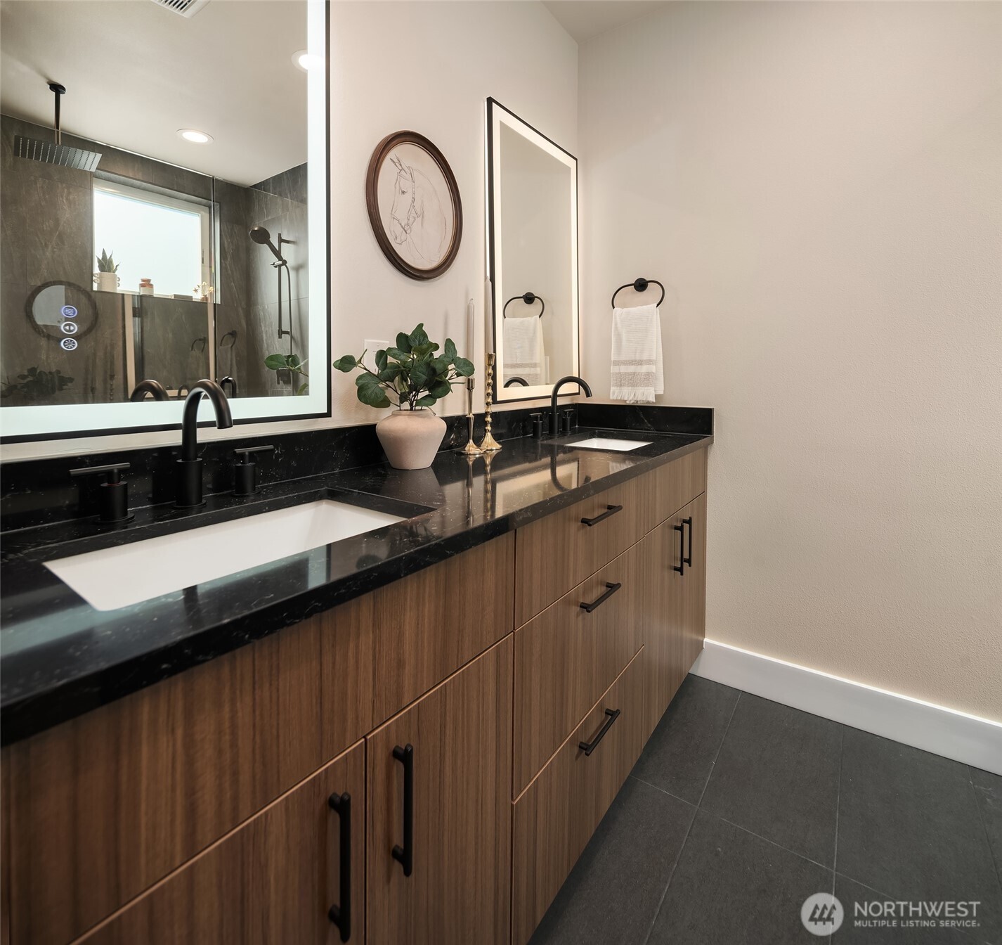 908 15th Avenue B Property Photo 9