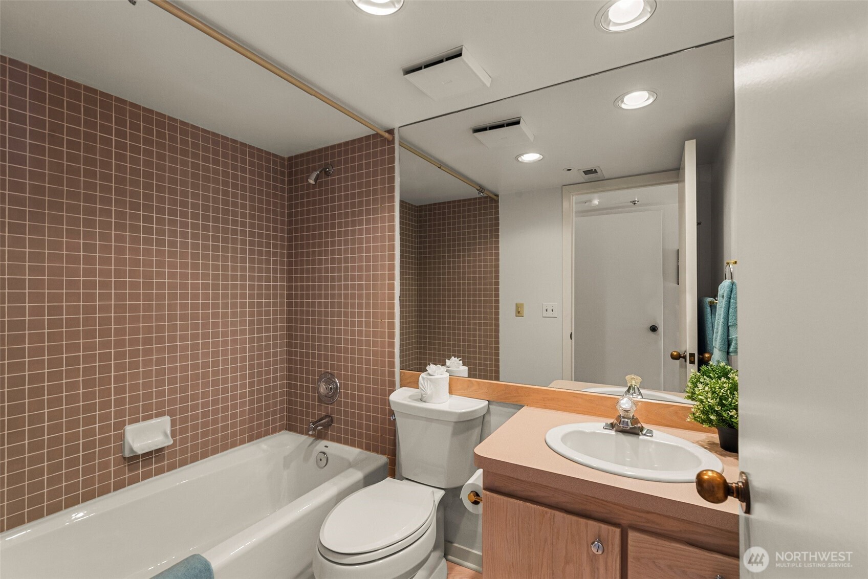 103 N Park Street 332 Property Photo 17