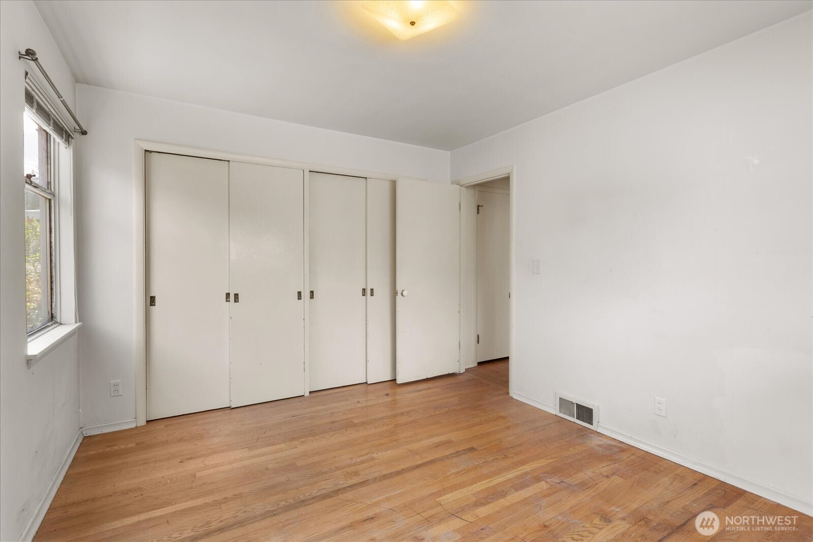 12286 Shorewood Drive Property Photo 13