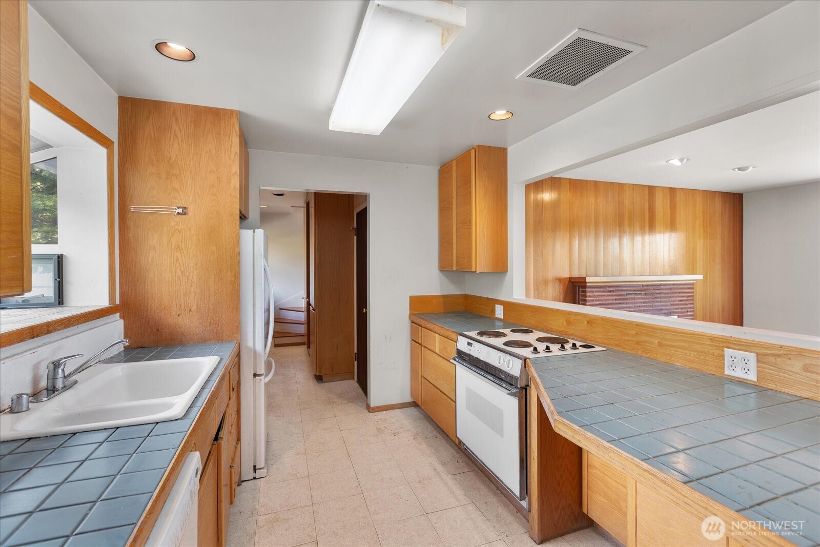12286 Shorewood Drive Property Photo 19
