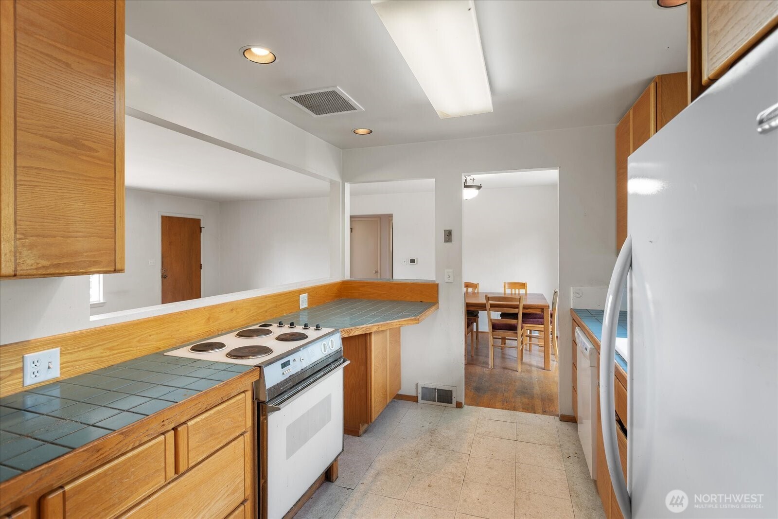 12286 Shorewood Drive Property Photo 20