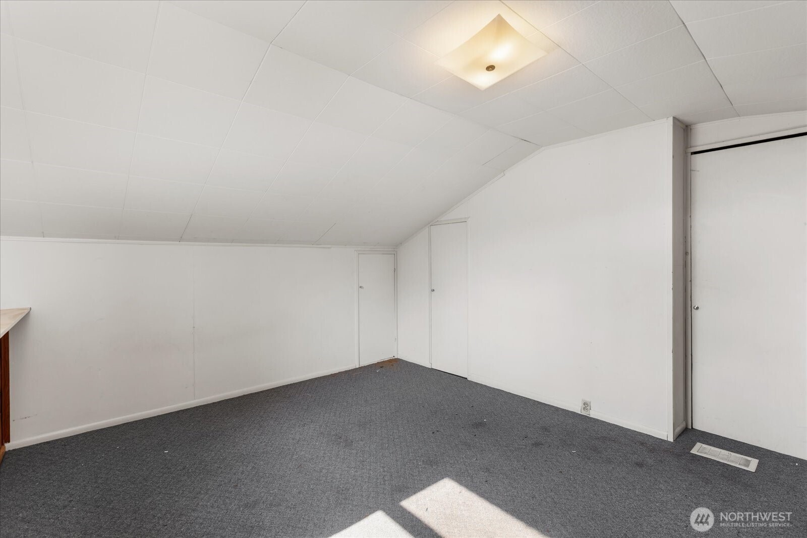 12286 Shorewood Drive Property Photo 25