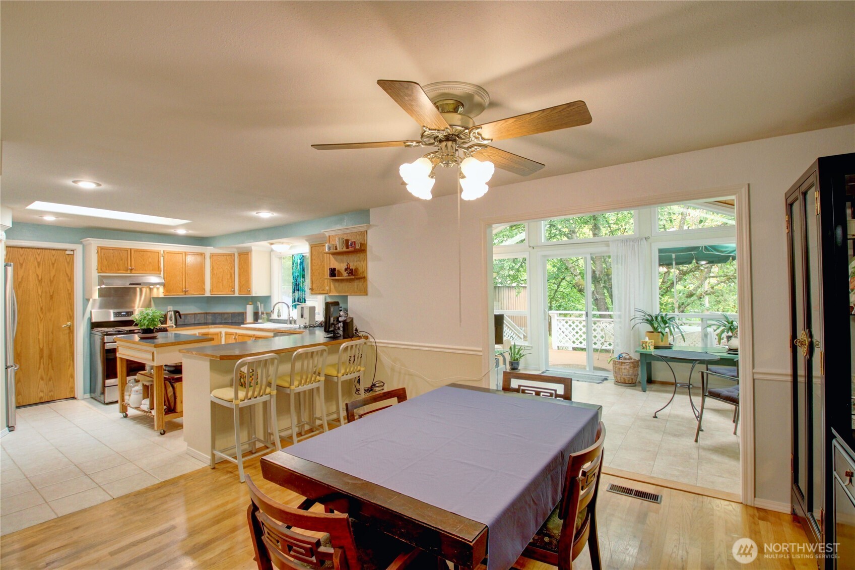 415 Manito Drive Property Photo 9
