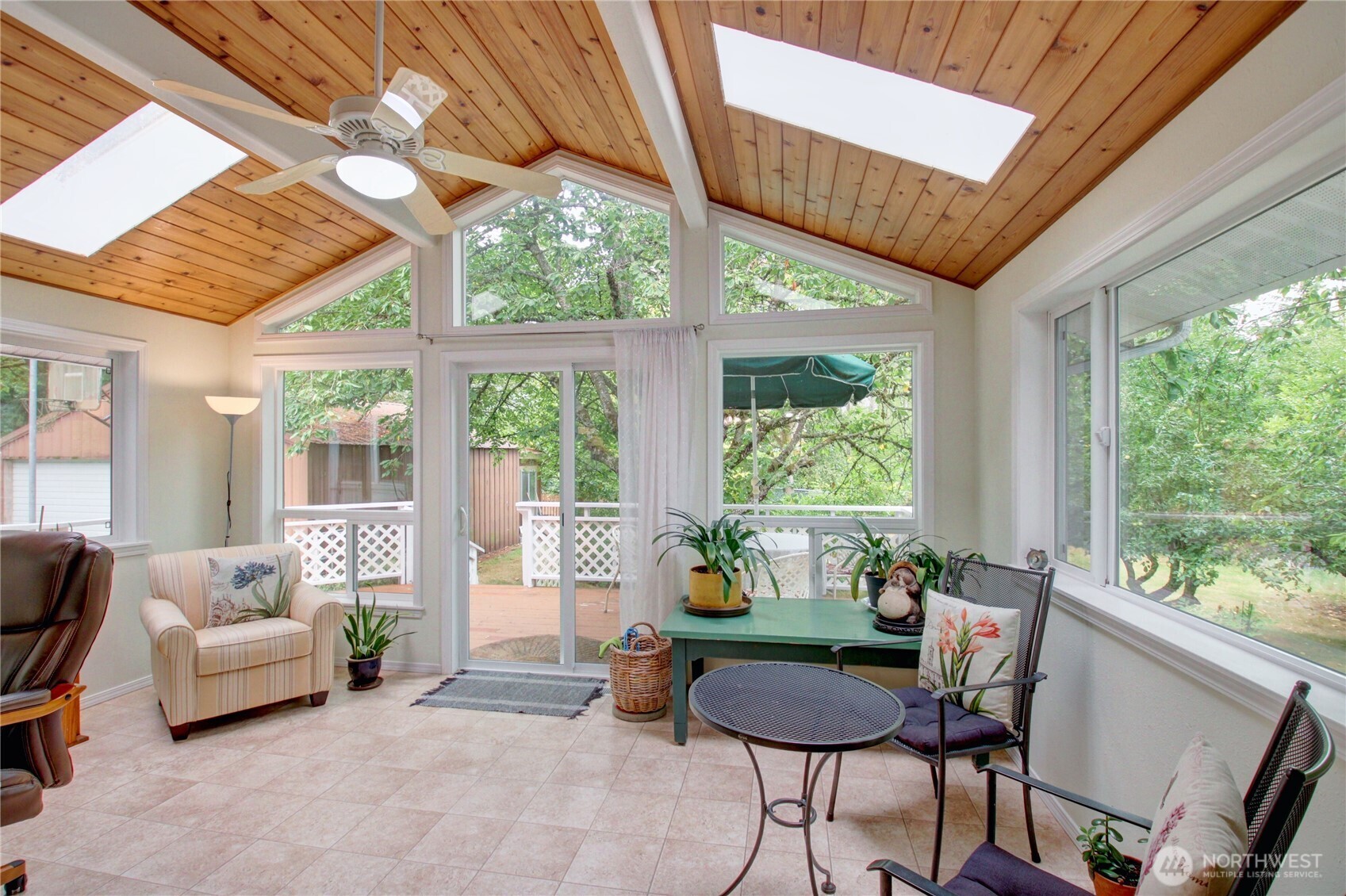 415 Manito Drive Property Photo 10