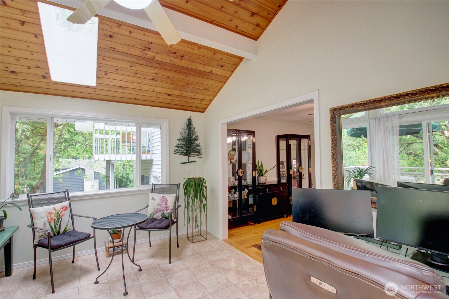 415 Manito Drive Property Photo 12
