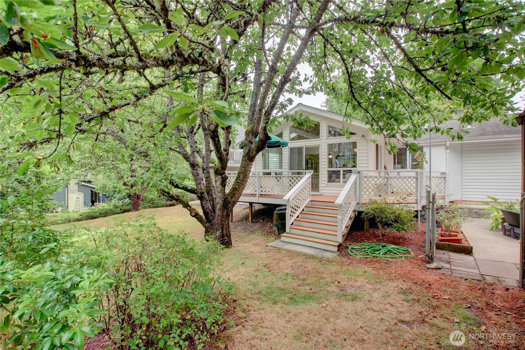 415 Manito Drive Property Photo 26