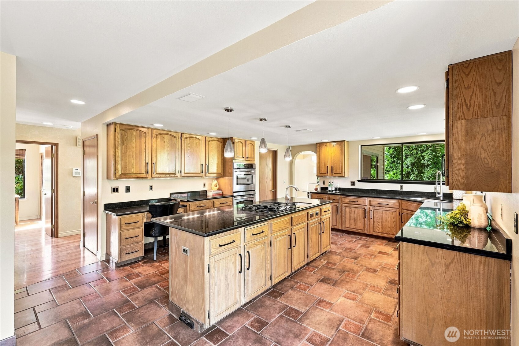 10517 47th Street Property Photo 12