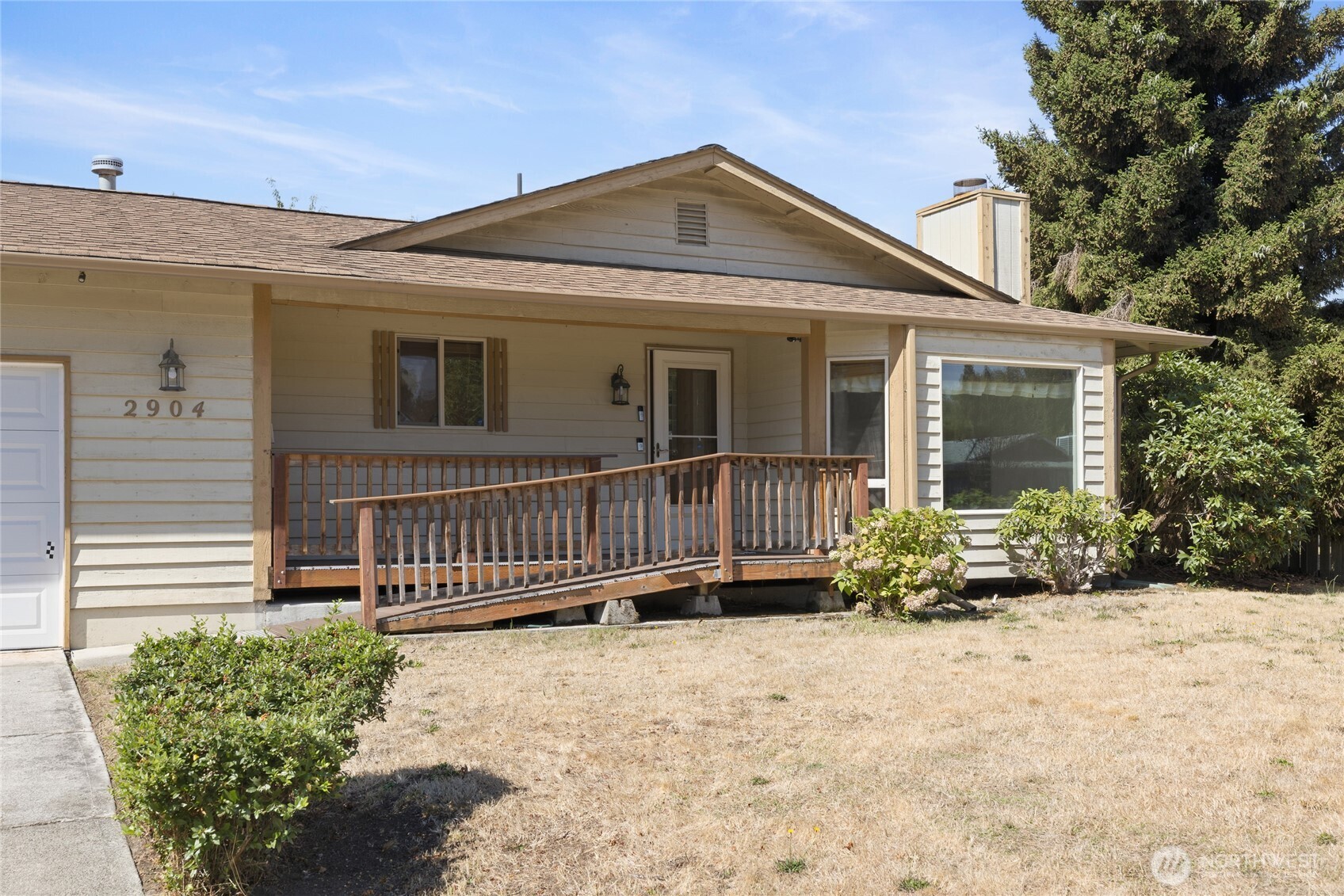 2904 11th Street Property Photo 2