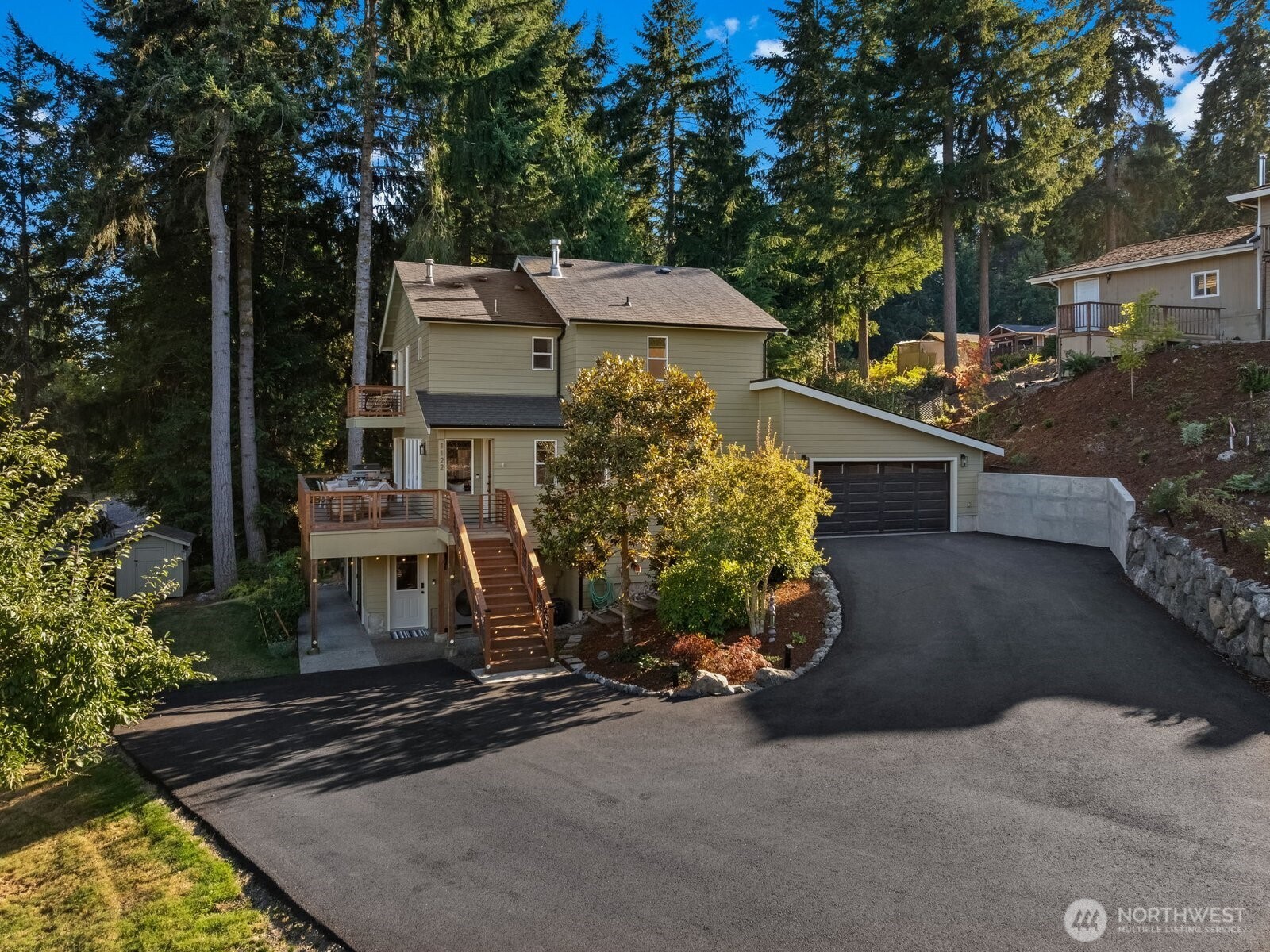 1122 143rd Street Property Photo 3
