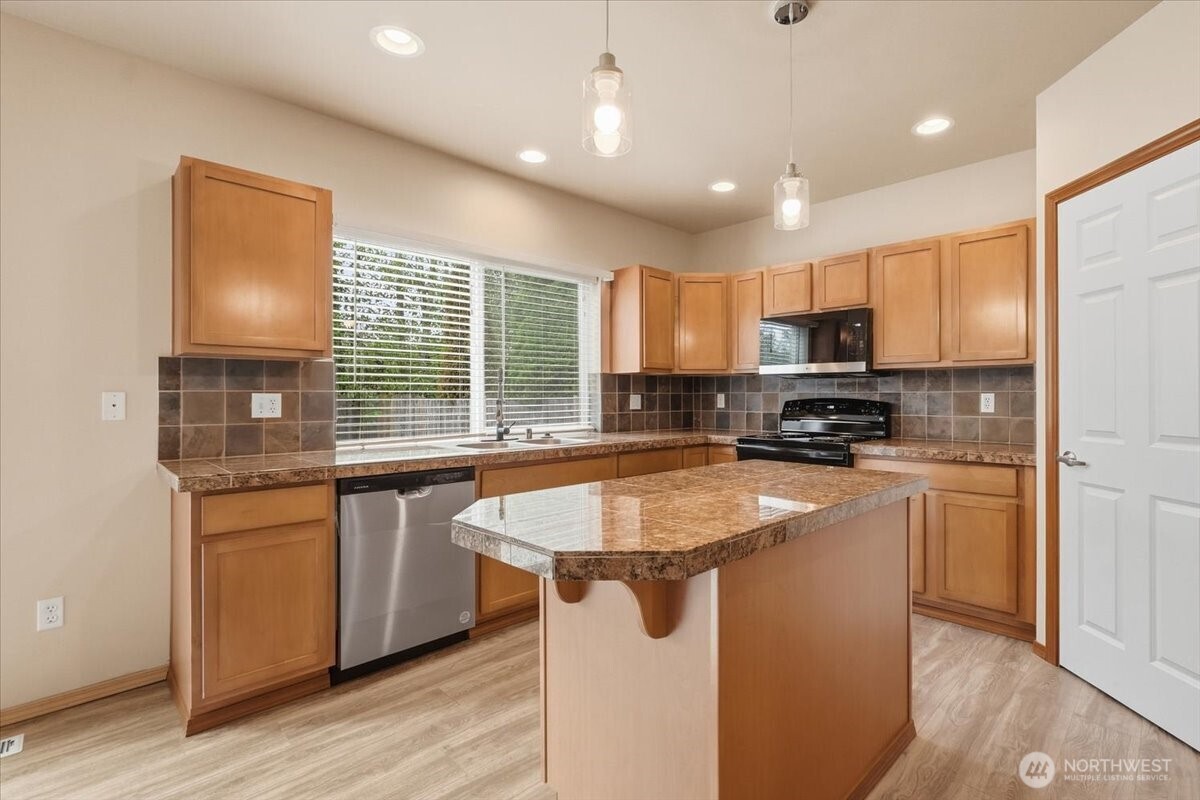 15410 87th Avenue Property Photo 8