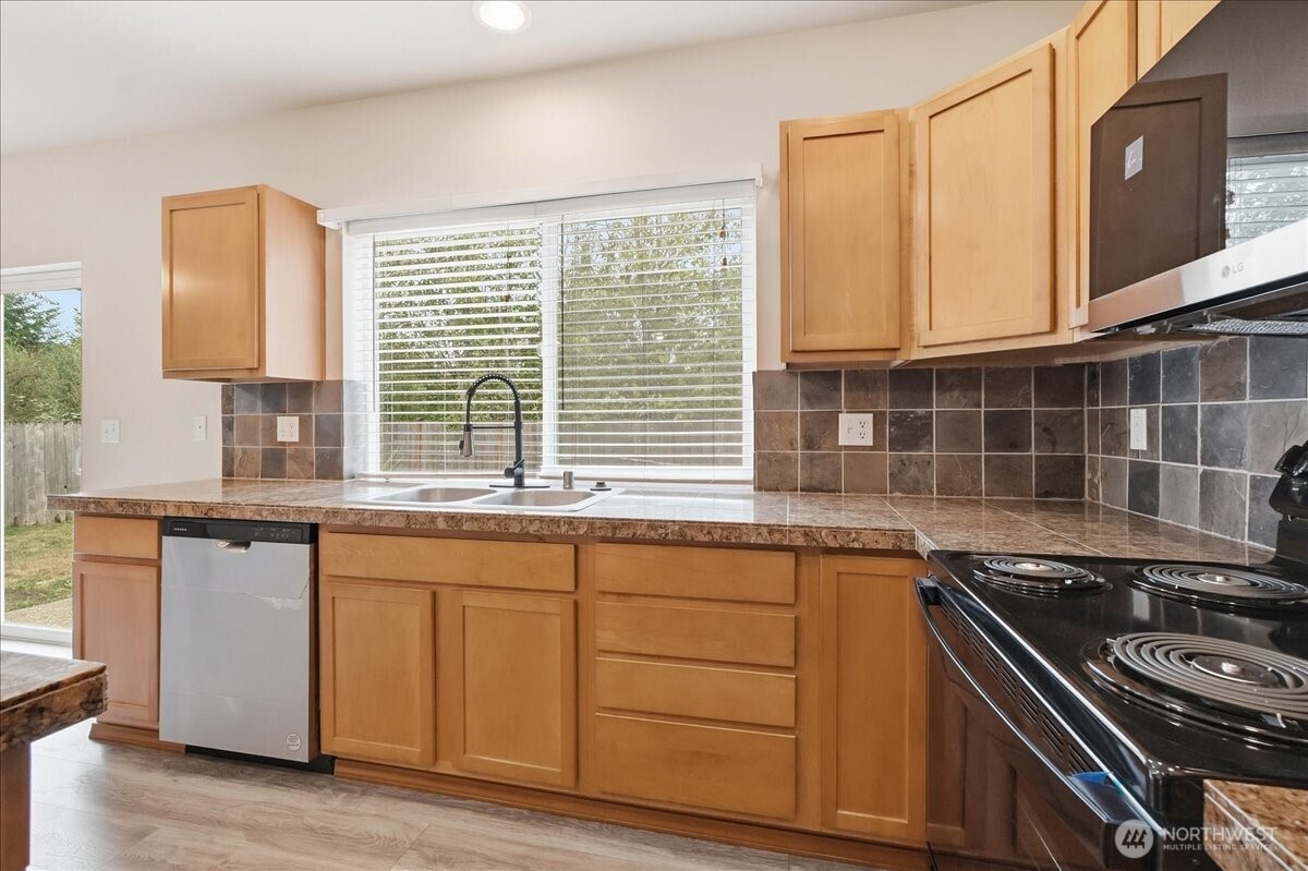 15410 87th Avenue Property Photo 9
