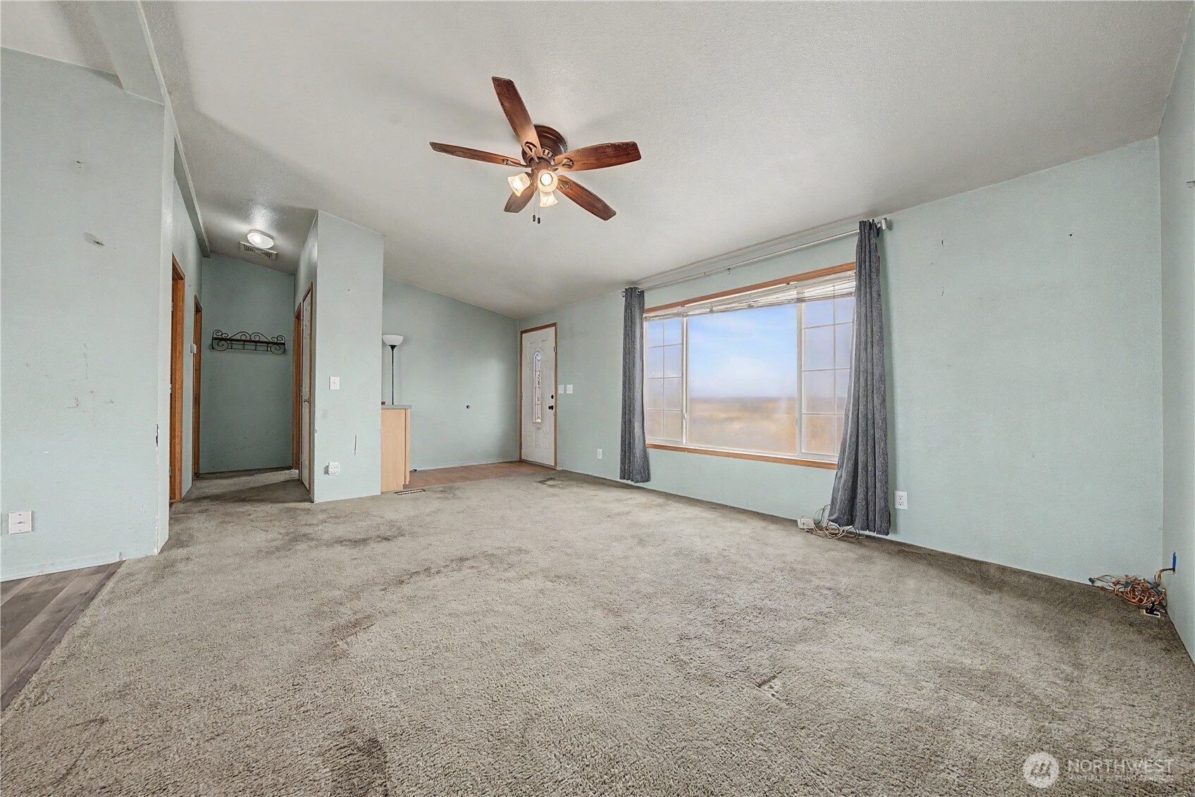 7483 Road E.7 Property Photo 6