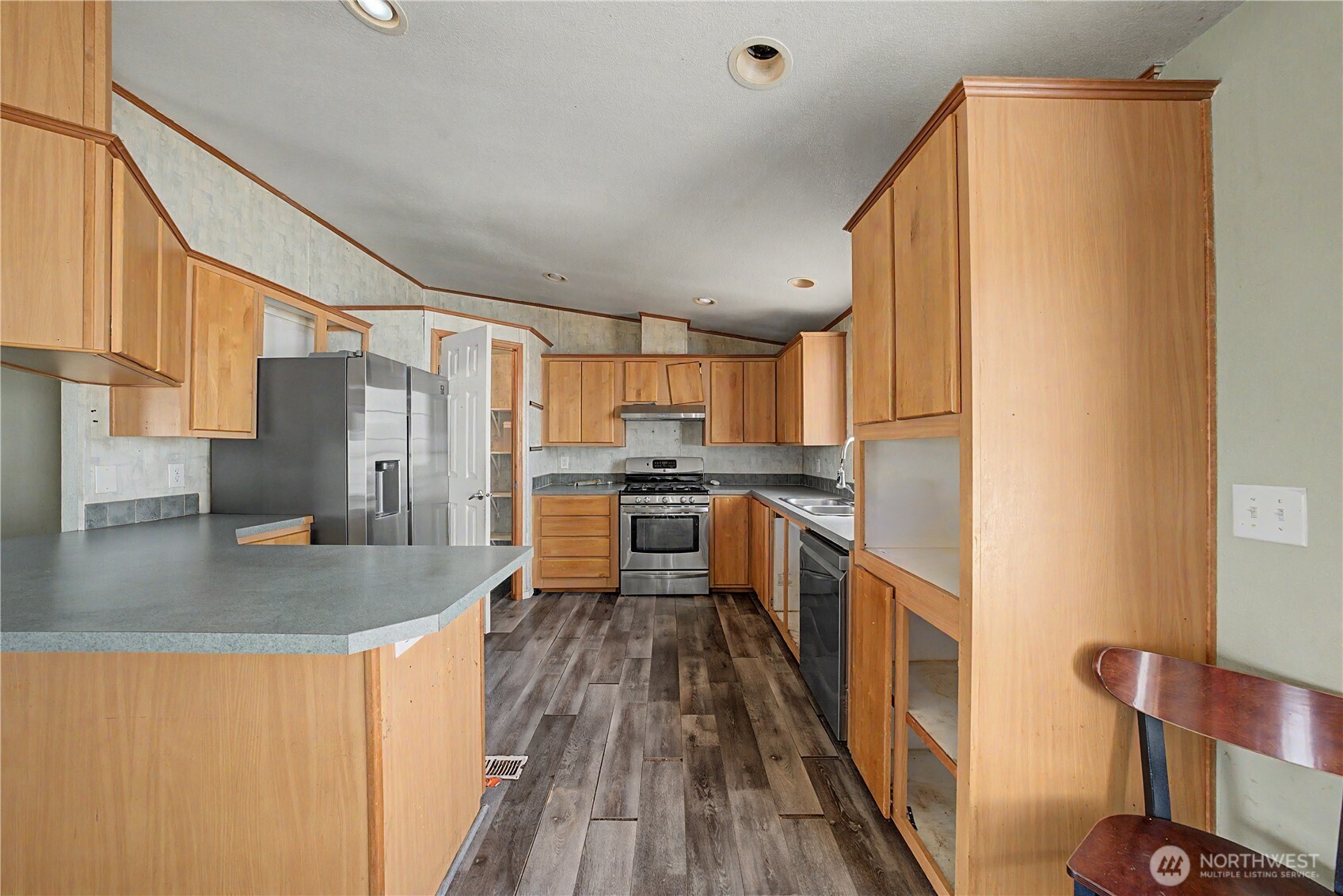 7483 Road E.7 Property Photo 10