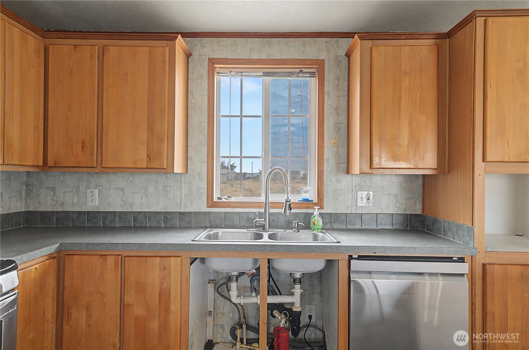 7483 Road E.7 Property Photo 13