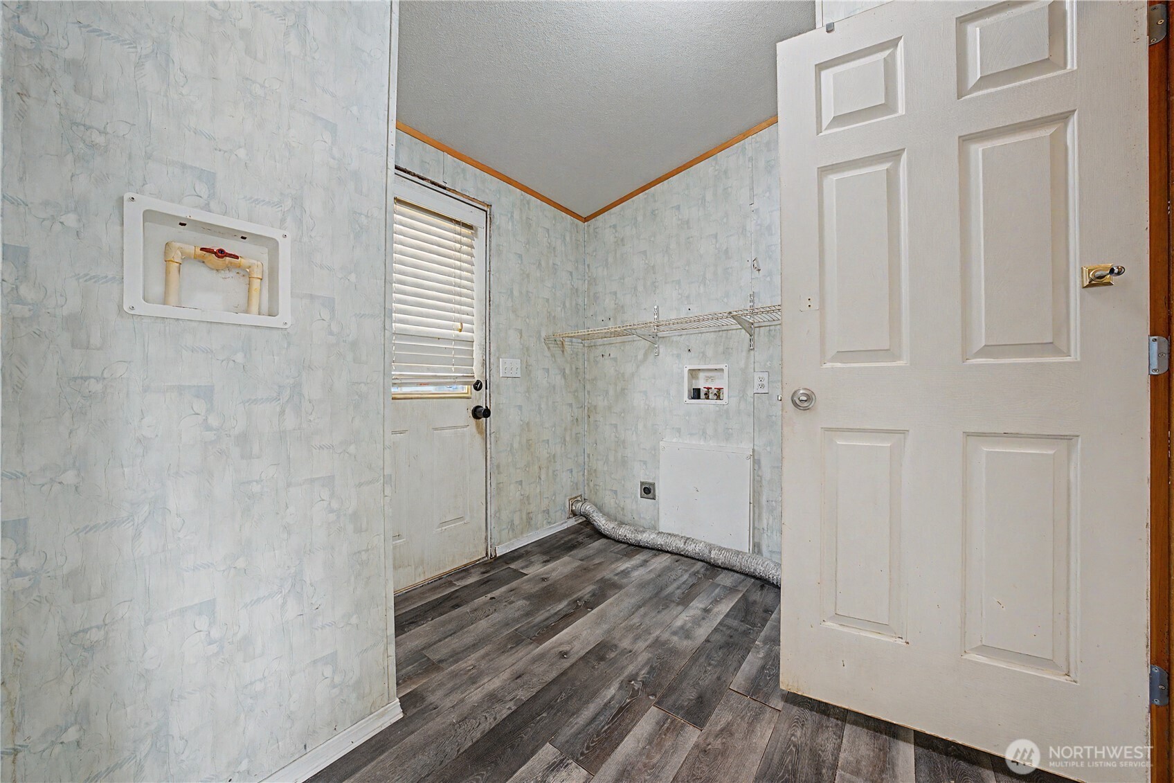 7483 Road E.7 Property Photo 15