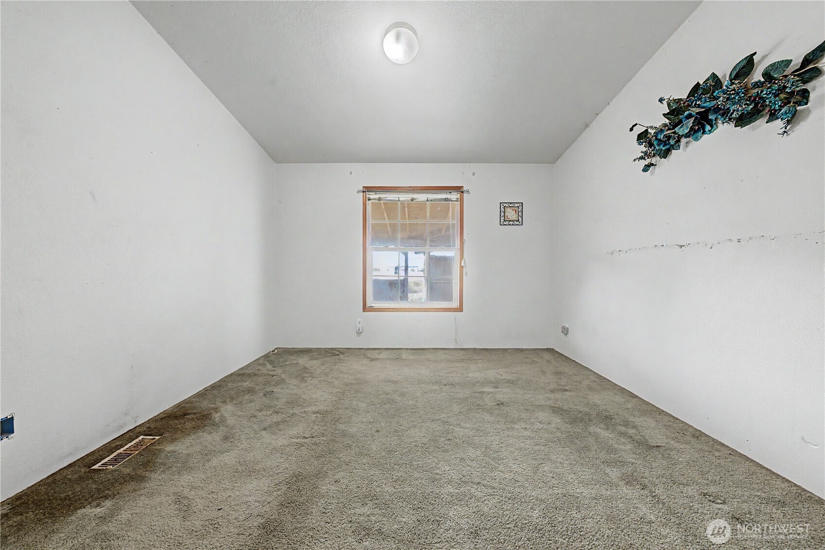 7483 Road E.7 Property Photo 17