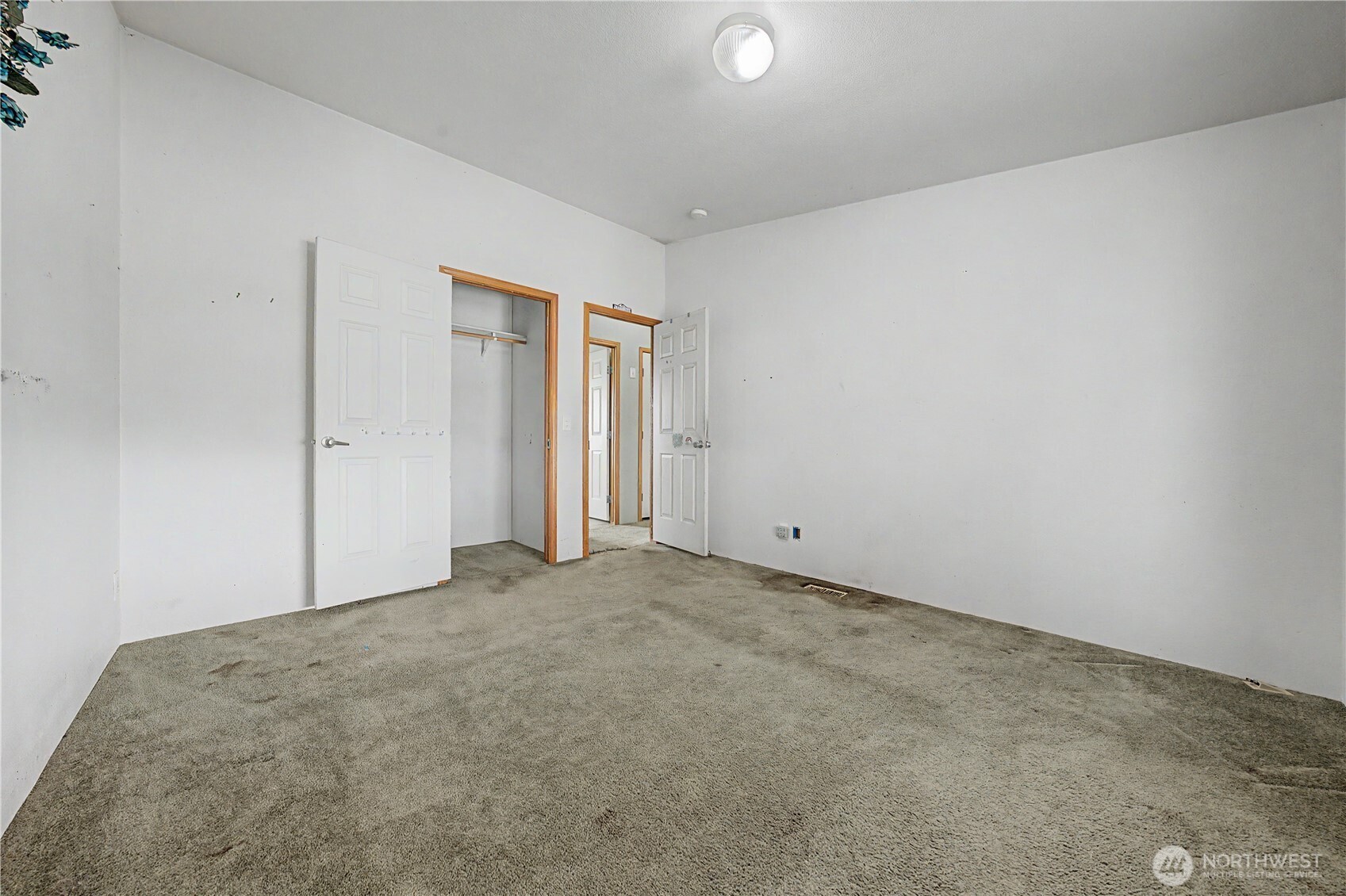 7483 Road E.7 Property Photo 18