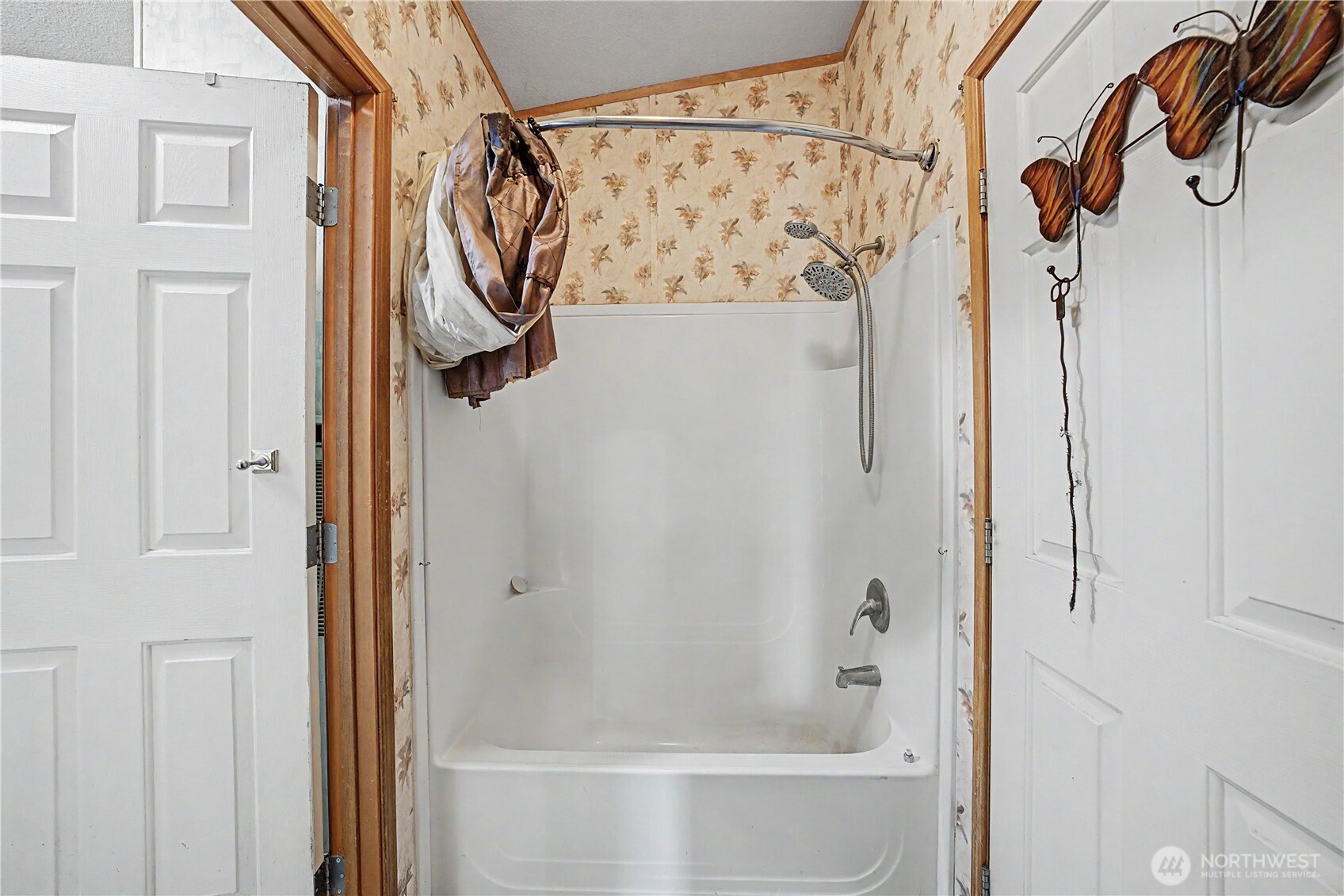 7483 Road E.7 Property Photo 20