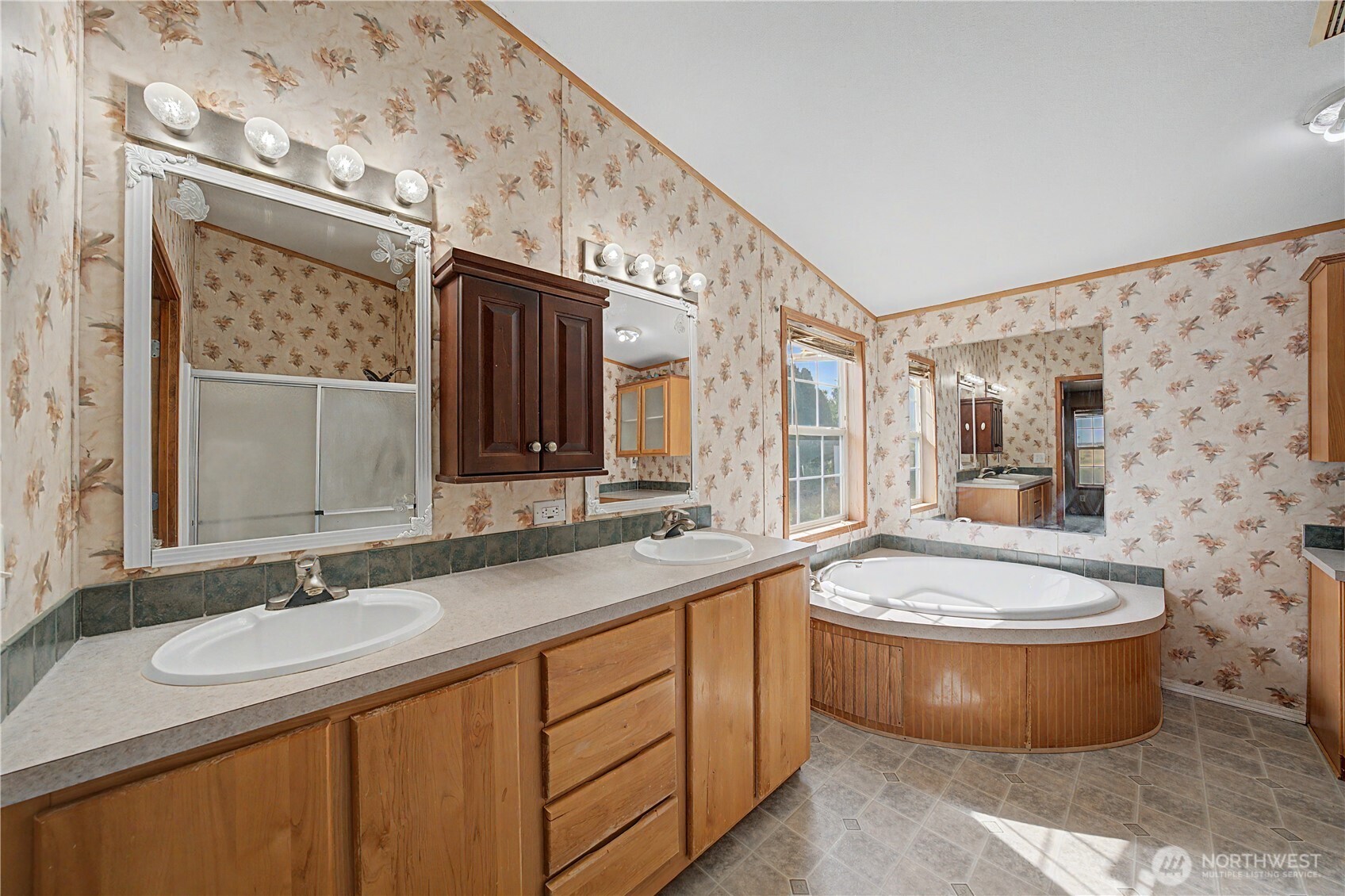 7483 Road E.7 Property Photo 26